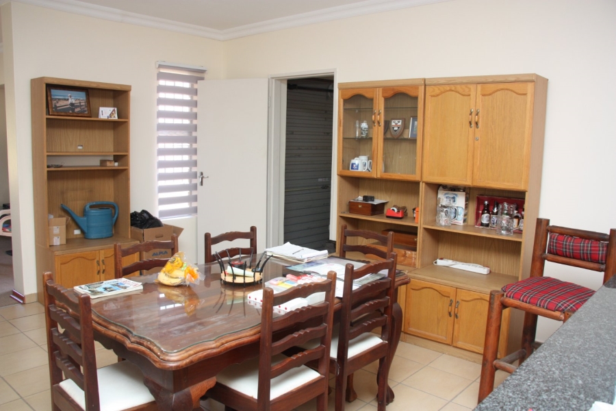 2 Bedroom Property for Sale in Langenhovenpark Free State